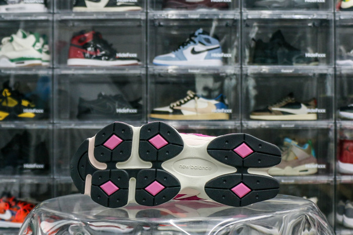 New Balance 9060 Fuchsia Pink