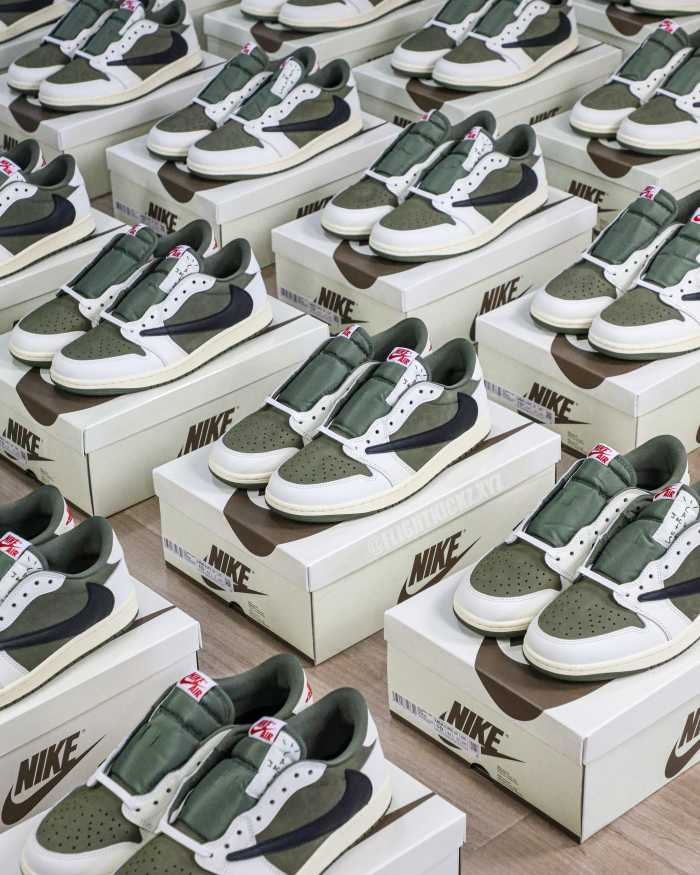 Travis Scott x Air Jordan 1 ' Medium Olive' (LN5 A1 Batch)