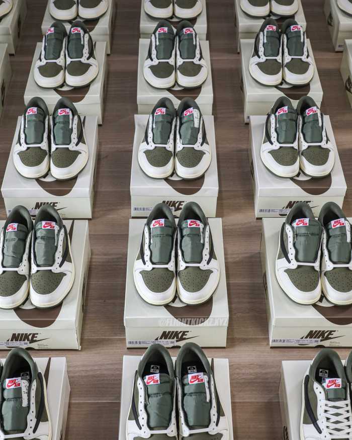 Travis Scott x Air Jordan 1 ' Medium Olive' (LN5 A1 Batch)