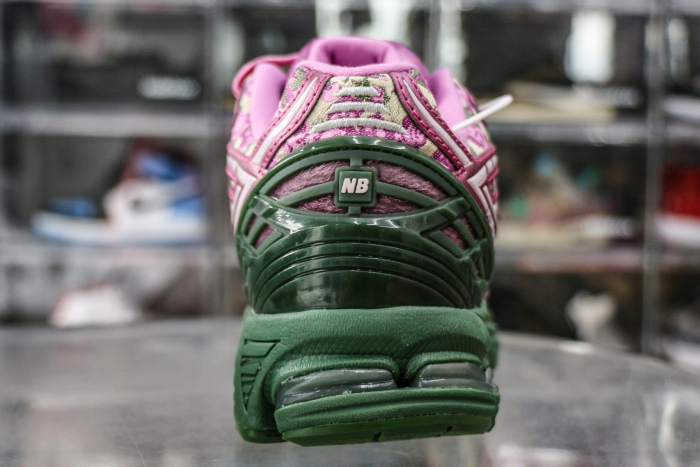 New Balance 1906R Jack Harlow Rose Runner (Standard Box)