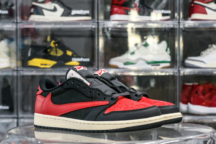 Travis Scott x Air Jordan 1 Low OG Black Red 2025