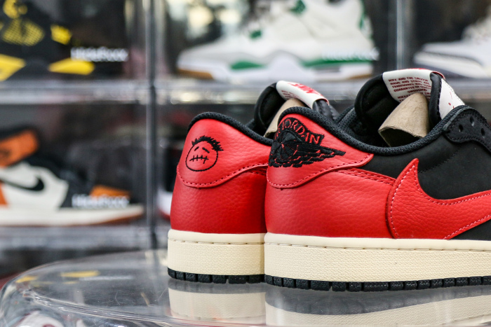 Travis Scott x Air Jordan 1 Low OG Black Red 2025