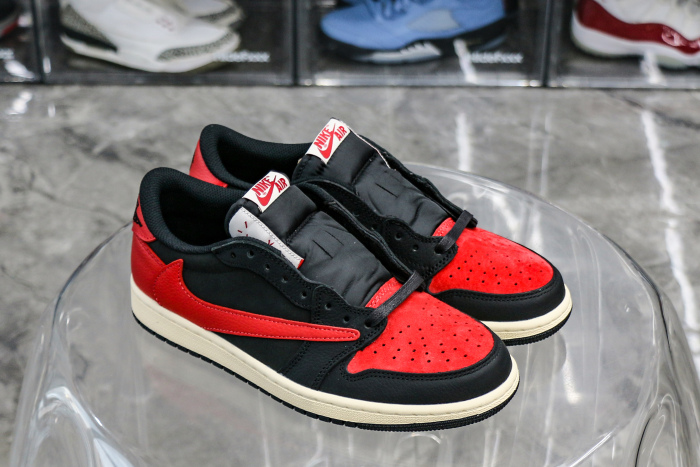 Travis Scott x Air Jordan 1 Low OG Black Red 2025