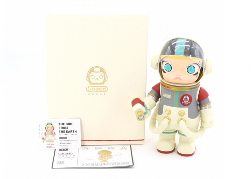 P0P MART MEGA Series  Daughter of Earth  Trendy Figure 400%