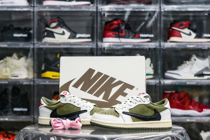 Travis Scott x Jordan 1 Retro Low  'Reverse Olive / Medium Olive' Kid (LN5 A1)
