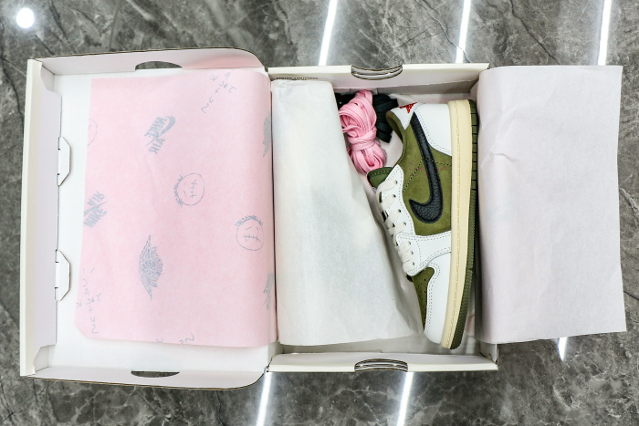 Travis Scott x Jordan 1 Retro Low  'Reverse Olive / Medium Olive' Kid (LN5 A1)