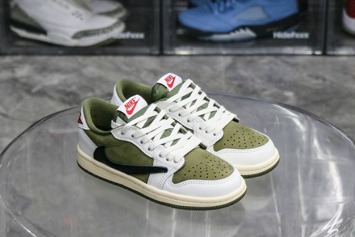 Travis Scott x Jordan 1 Retro Low  'Reverse Olive / Medium Olive' Kid (LN5 A1)