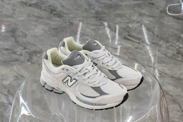 New Balance 2002R Grey