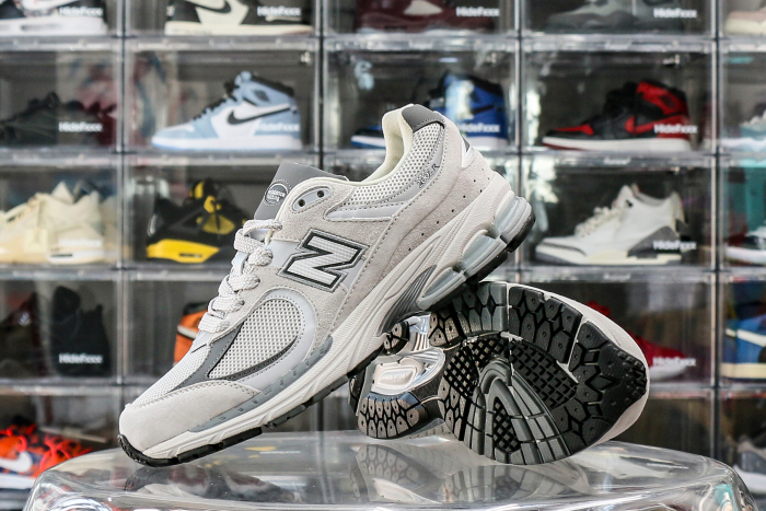 New Balance 2002R Grey