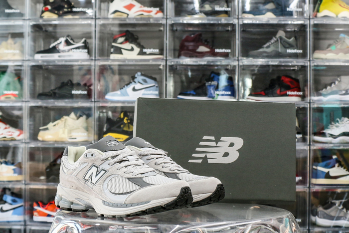 New Balance 2002R Grey