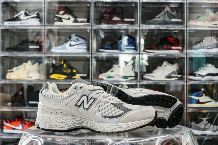 New Balance 2002R Grey