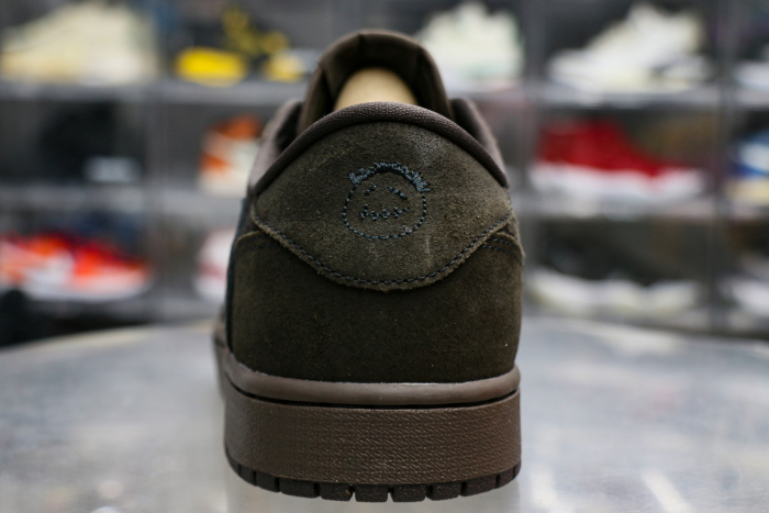 Travis Scott x Air Jordan 1 Low OG “Velvet Brown” (LN5 A1 Batch)