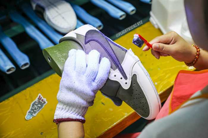 US Warehouse:Travis Scott x Air Jordan 1 ' Medium Olive'