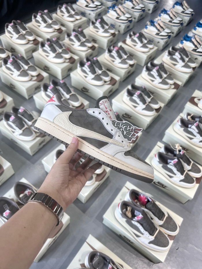 US Warehouse:Travis Scott x Air Jordan 1 Low OG  Reverse Mocha