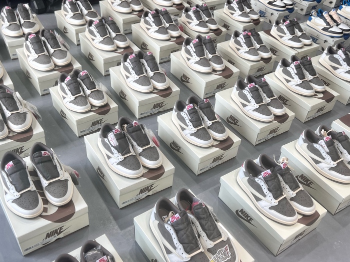 US Warehouse:Travis Scott x Air Jordan 1 Low OG  Reverse Mocha
