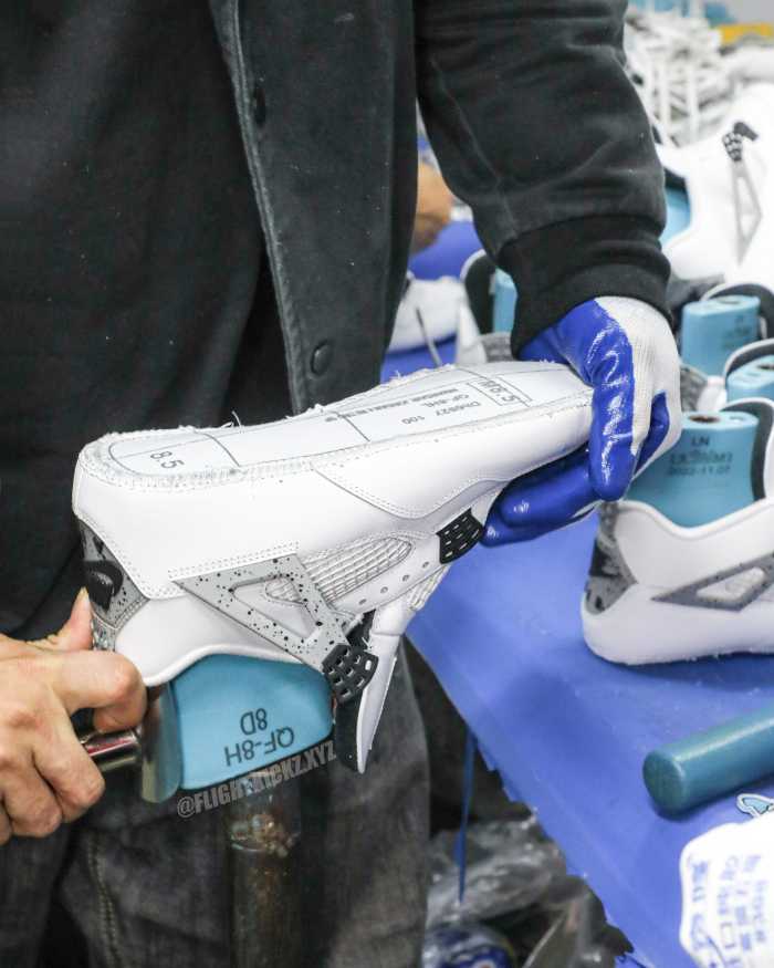 Air Jordan 4 Retro OG 'White Cement' 2025 (Ln5 A1)