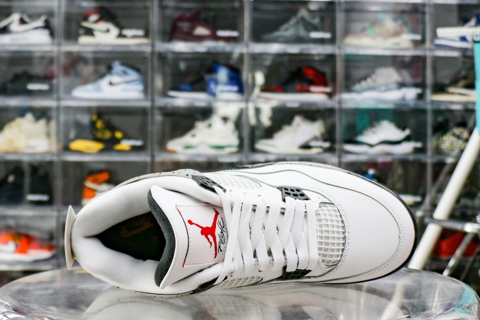 Air Jordan 4 Retro OG 'White Cement' 2025 (Ln5 A1)