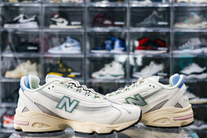New Balance 1000 Angora Moonrock