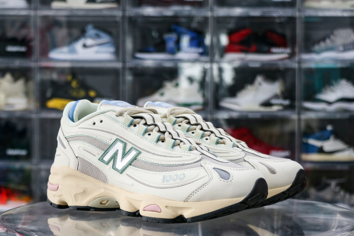 New Balance 1000 Angora Moonrock