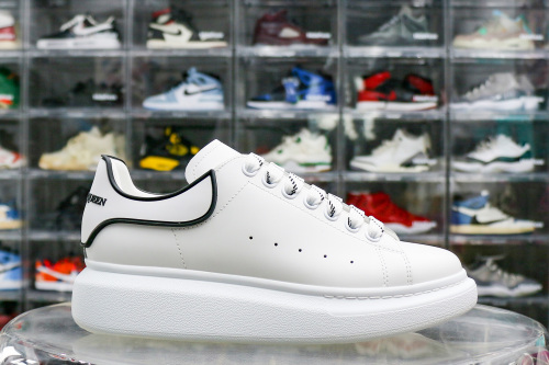 Alexande* McQuee* Oversized Sneaker White Black 3M