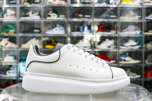 Alexande* McQuee* Oversized Sneaker White Gray 3M
