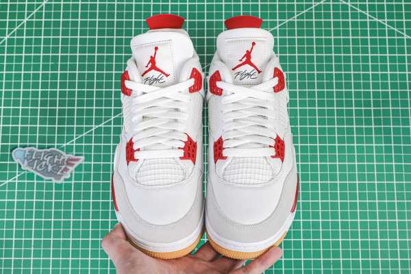 Nike SB x Air Jordan 4  Varsity Red  is a Family & Friends （A1）