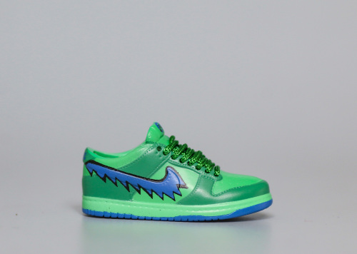 Mini sneaker Grateful Dead x Nike SB Dunk Low Green 3D keychain