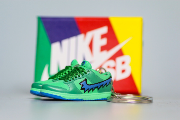 Mini sneaker Grateful Dead x Nike SB Dunk Low Green 3D keychain