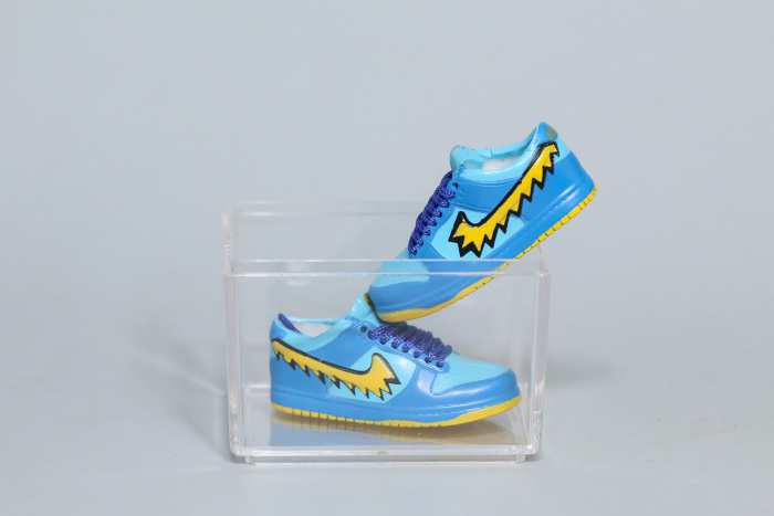 Mini Sneaker Grateful Dead x Nike SB Dunk Low Blue 3D keychain