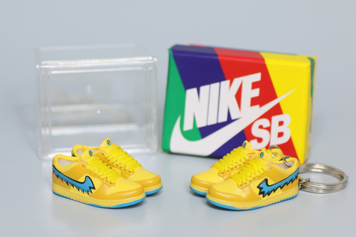 Mini Sneaker Grateful Dead x Nike SB Dunk Low Yellow 3D keychain