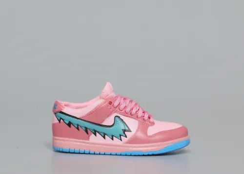 Mini Sneaker Grateful Dead x Nike SB Dunk Low Pink 3D keychain