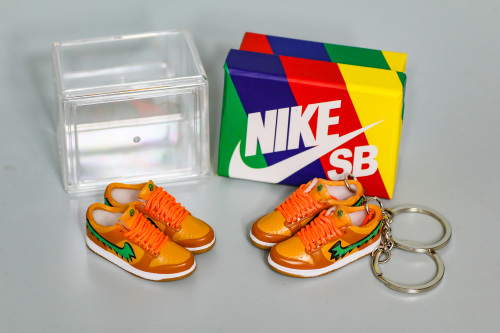 Mini Sneaker Grateful Dead x Nike SB Dunk Low Orange 3D keychain