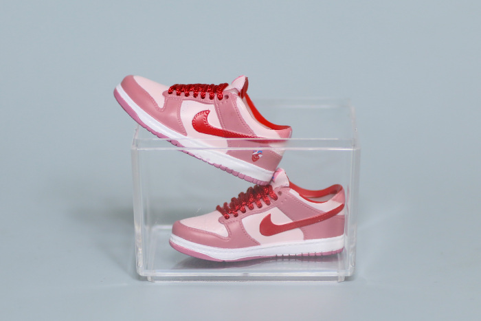 Mini Sneaker Nike SB Dunk Low StangeLove 3D keychain