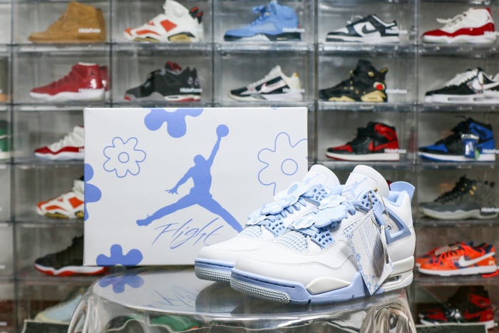 Wmns Jordan 4 Retro Forget Me Not