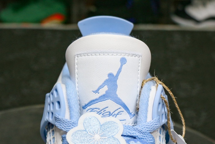 Wmns Jordan 4 Retro Forget Me Not
