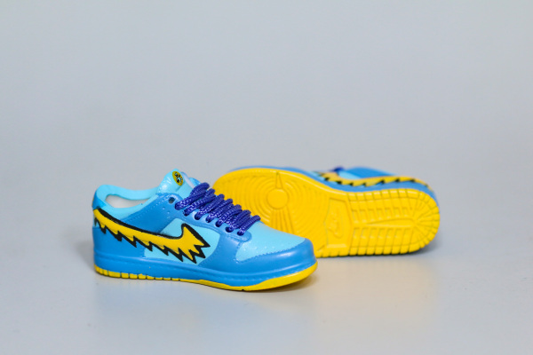 Mini Sneaker Grateful Dead x Nike SB Dunk Low Blue 3D keychain