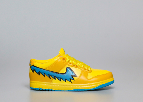 Mini Sneaker Grateful Dead x Nike SB Dunk Low Yellow 3D keychain