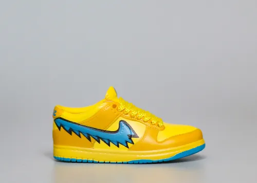 Mini Sneaker Grateful Dead x Nike SB Dunk Low Yellow 3D keychain
