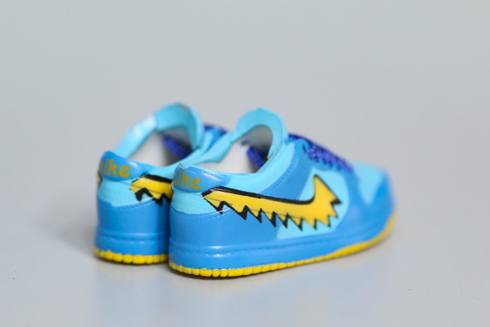 Mini Sneaker Grateful Dead x Nike SB Dunk Low Blue 3D keychain