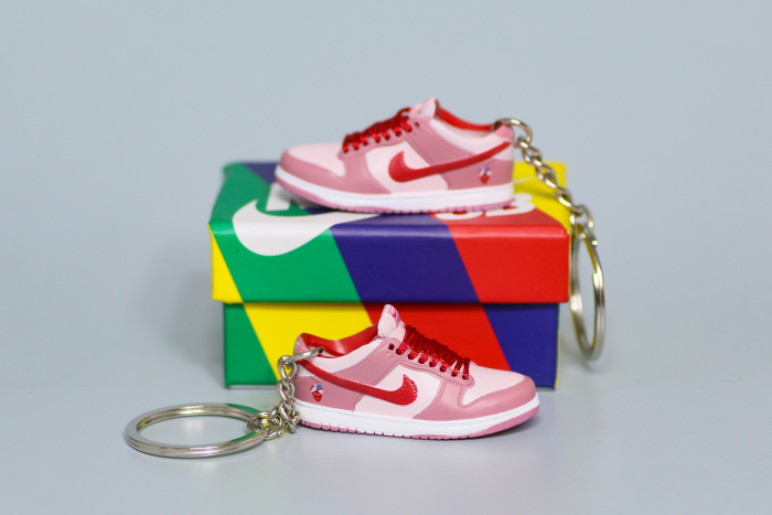 Mini Sneaker Nike SB Dunk Low StangeLove 3D keychain