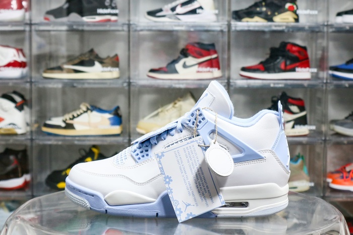 Wmns Jordan 4 Retro Forget Me Not