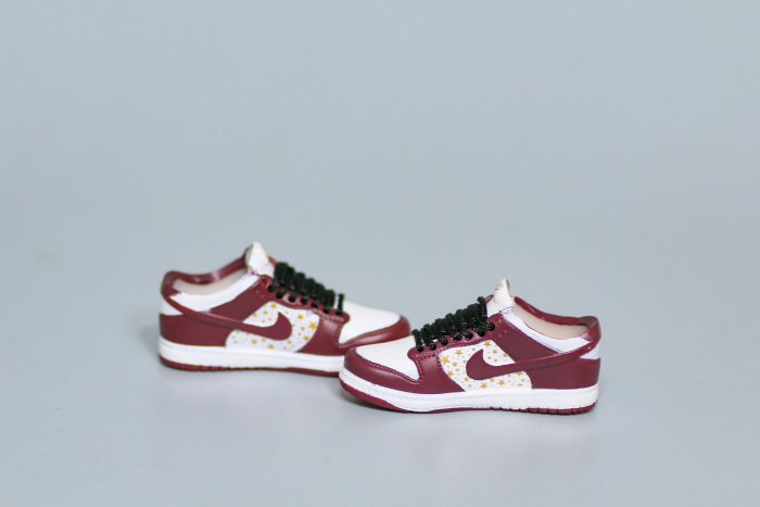 Mini Sneaker Nike SB Dunk Low Supreme Mean Grean 3D keychain