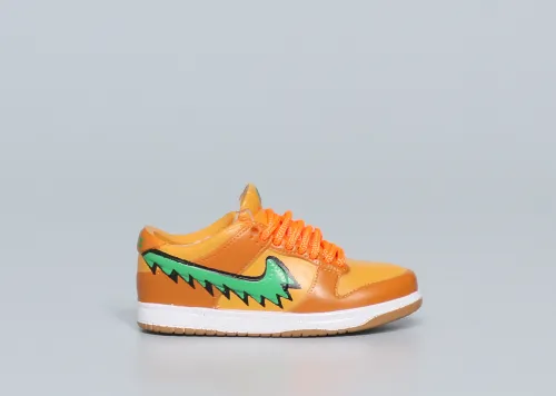 Mini Sneaker Grateful Dead x Nike SB Dunk Low Orange 3D keychain