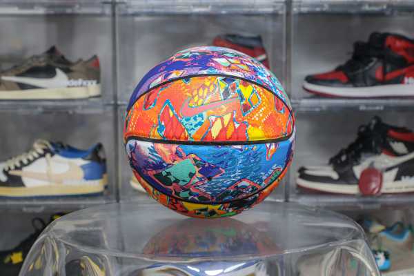 Nike “What The” Kobe Basketball (Without box)