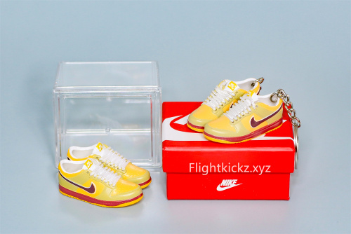 Mini Sneaker Nike SB Dunk Low Yellow Lobster 3D keychain