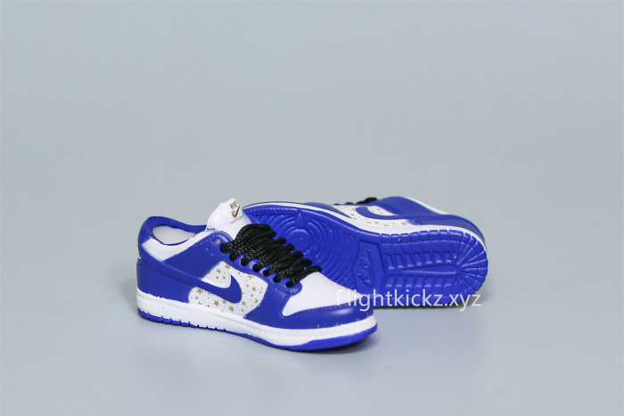 Mini Sneaker Supreme x Nike Dunk Low Blue White 3D keychain