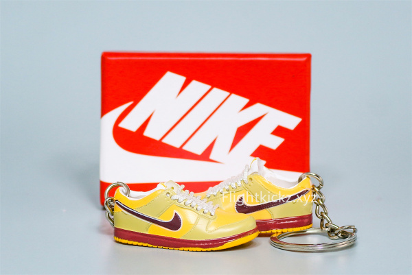 Mini Sneaker Nike SB Dunk Low Yellow Lobster 3D keychain