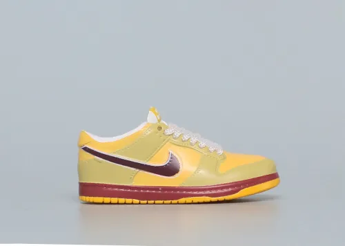 Mini Sneaker Nike SB Dunk Low Yellow Lobster 3D keychain