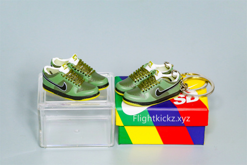 Mini Sneaker Nike SB Dunk Low Green Lobster 3D keychain