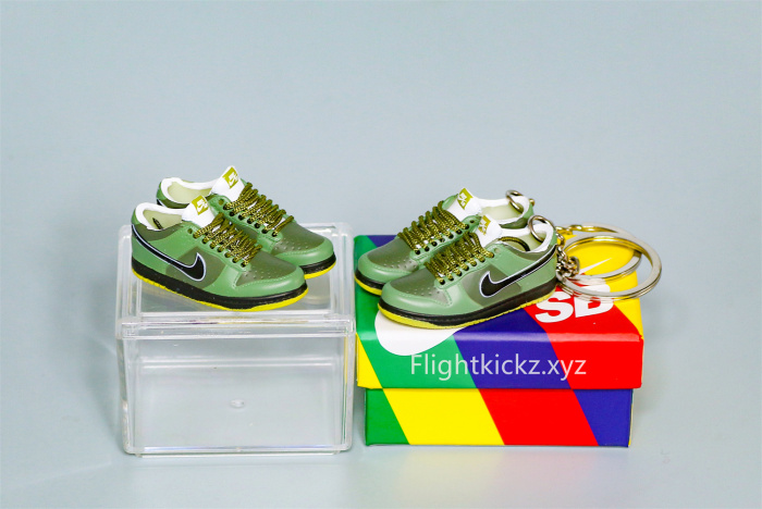 Mini Sneaker Nike SB Dunk Low Green Lobster 3D keychain